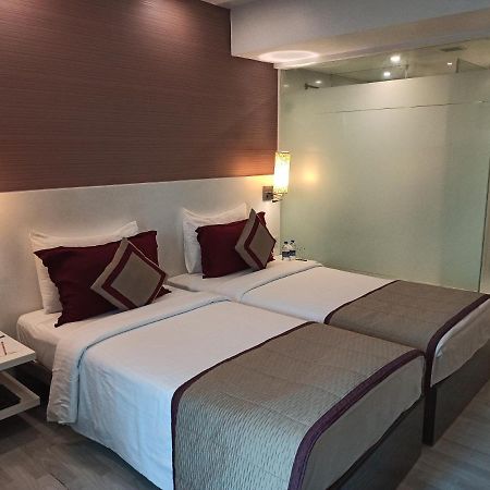 Majestic Court Sarovar Portico Navi Mumbai Exterior foto