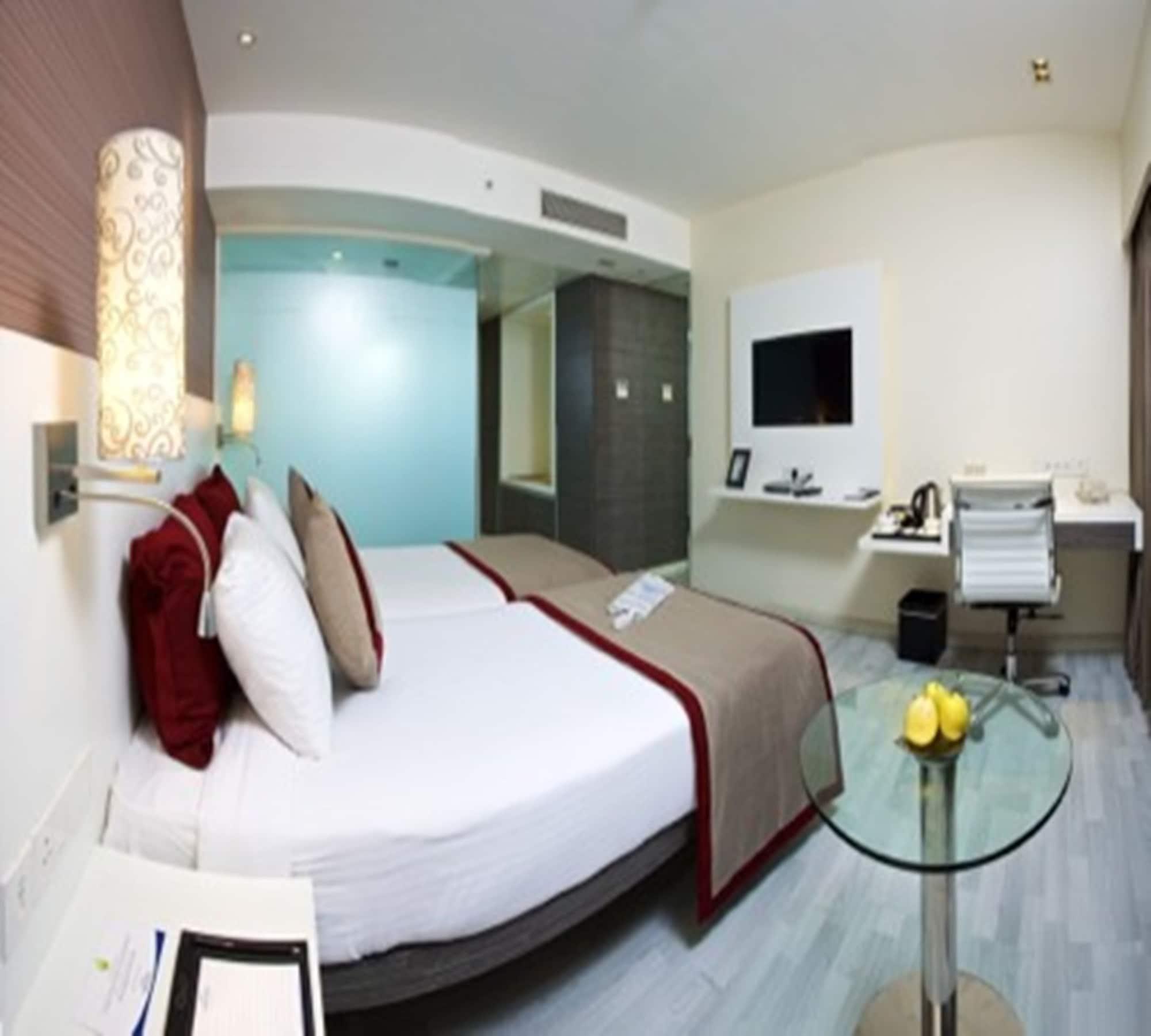 Majestic Court Sarovar Portico Navi Mumbai Exterior foto